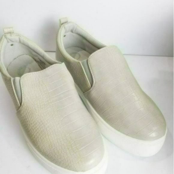 Journee Collection Patrice Slip-on Sneakers-7.5 - Picture 7 of 8